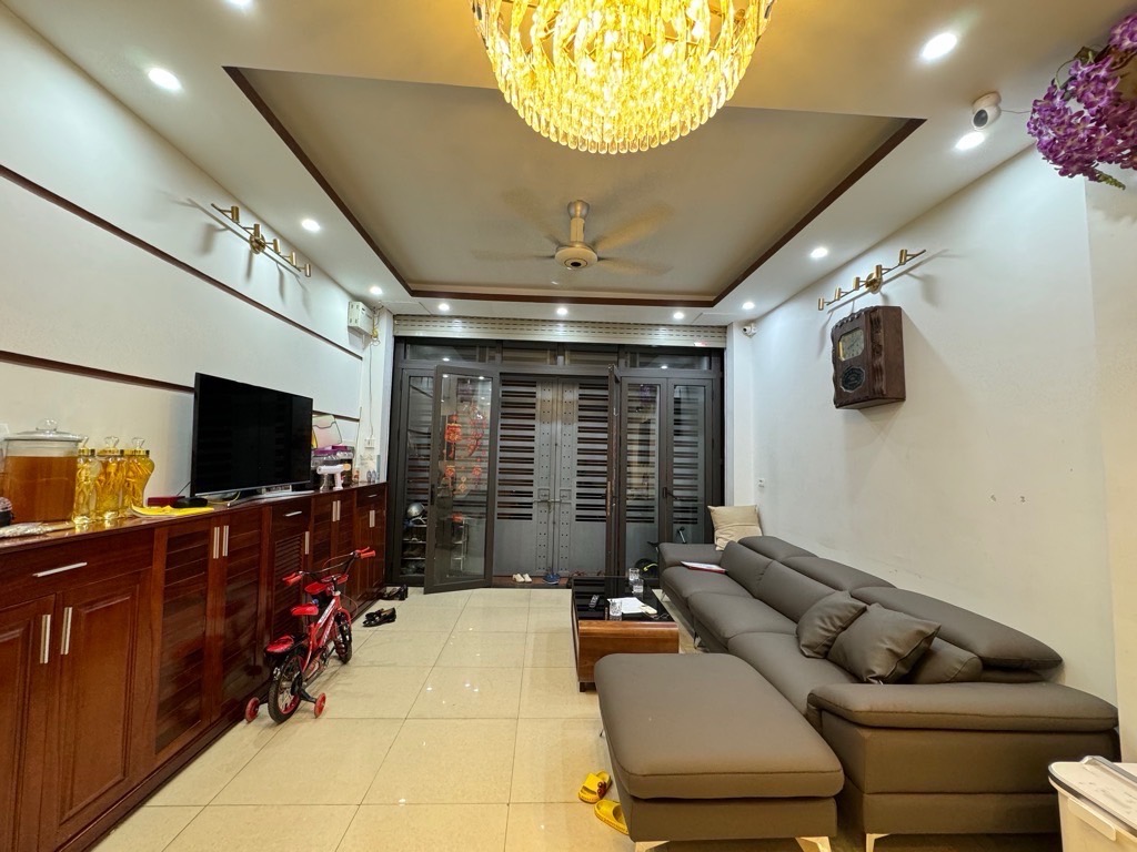 Bán nhà Hoàng Văn Thái - diện tích 85.3m2 5 tầng - ô tô đỗ cửa - giá 23 tỷ