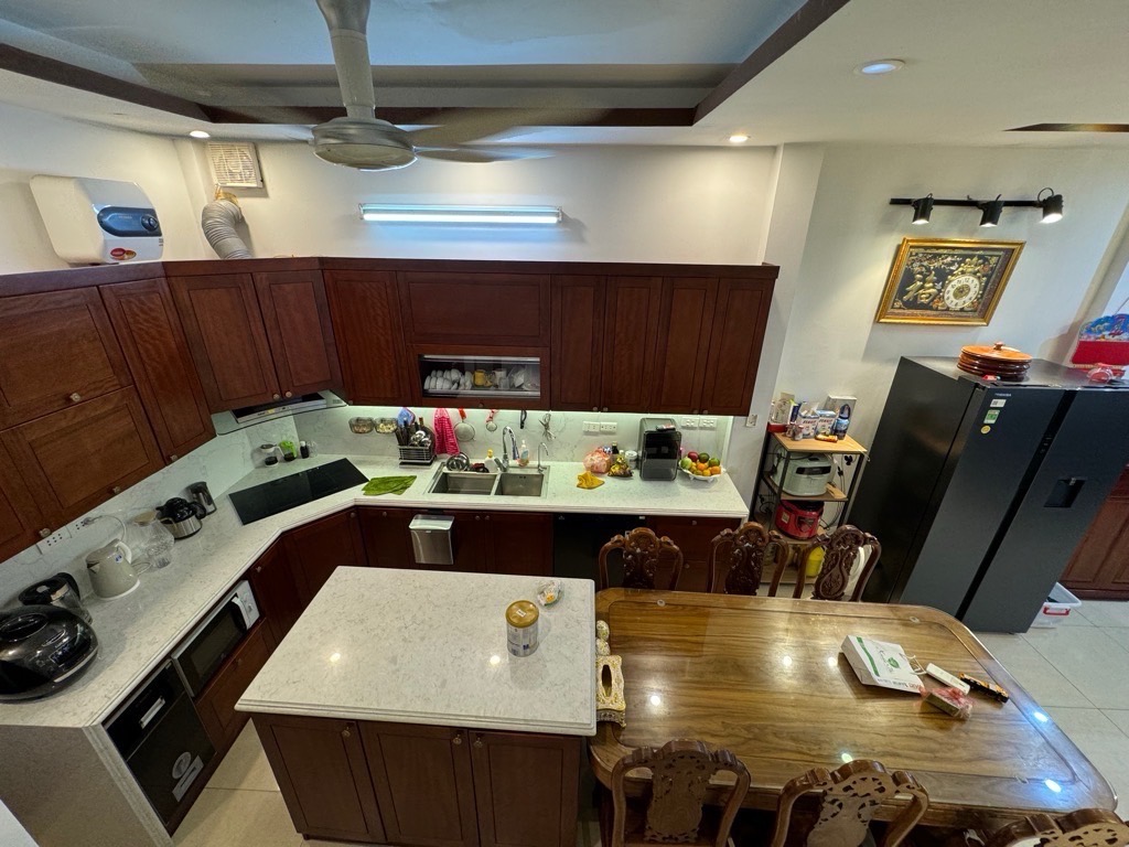 Bán nhà Hoàng Văn Thái - diện tích 85.3m2 5 tầng - ô tô đỗ cửa - giá 23 tỷ