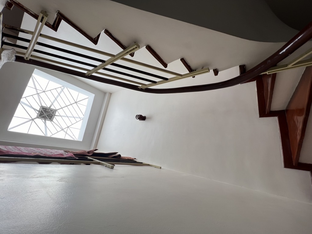 Bán nhà Hoàng Văn Thái - diện tích 85.3m2 5 tầng - ô tô đỗ cửa - giá 23 tỷ