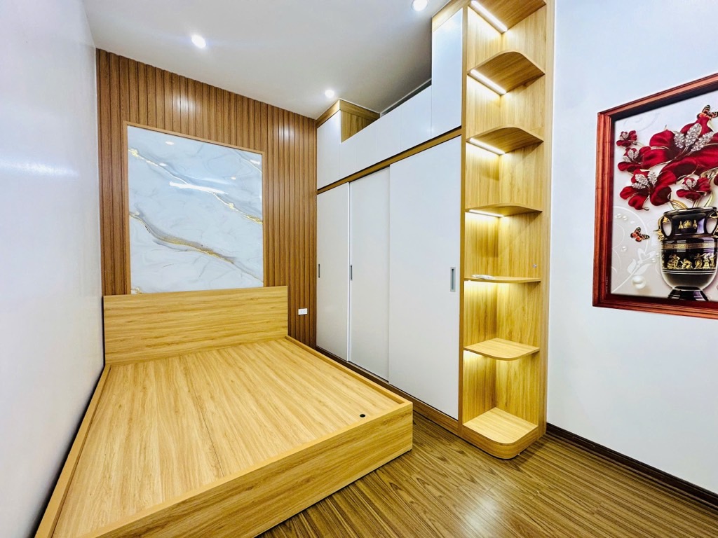 Bán nhà Đông Thiên - diện tích 36.8m2 4 tầng - Đầu ngõ ô tô tránh - giá 7,8 tỷ