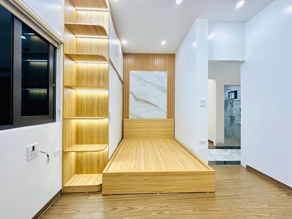 Bán nhà Đông Thiên - diện tích 36.8m2 4 tầng - Đầu ngõ ô tô tránh - giá 7,8 tỷ