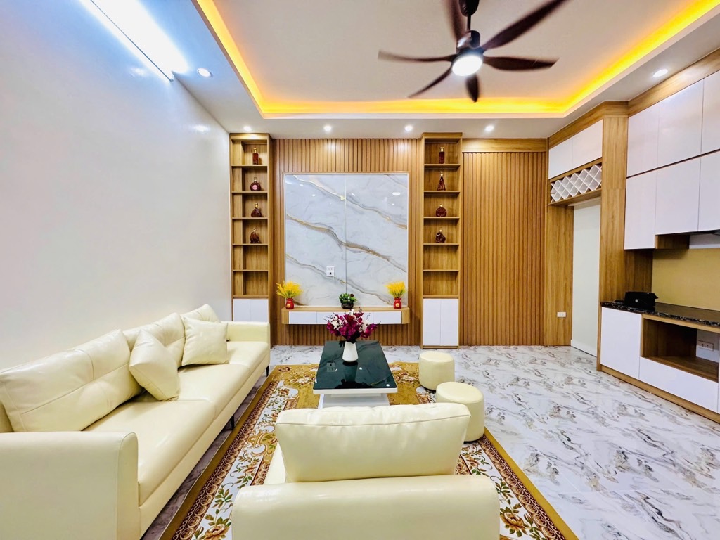 Bán nhà Đông Thiên - diện tích 36.8m2 4 tầng - Đầu ngõ ô tô tránh - giá 7,8 tỷ