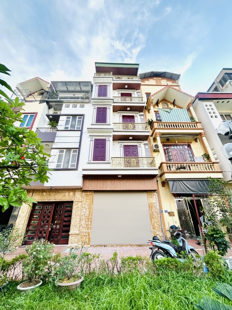 Bán nhà Yên Sở - diện tích 63.5m2 5 tầng - Ô TÔ - VIEW ĐẸP - giá 24,2 tỷ