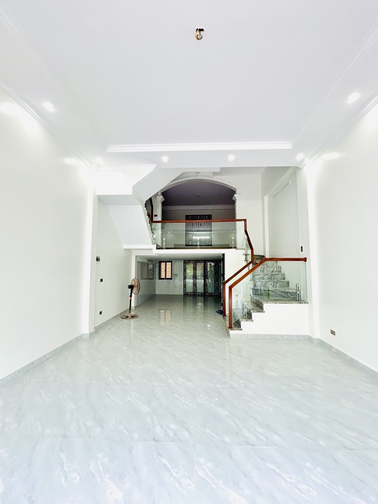 Bán nhà Yên Sở - diện tích 63.5m2 5 tầng - Ô TÔ - VIEW ĐẸP - giá 24,2 tỷ