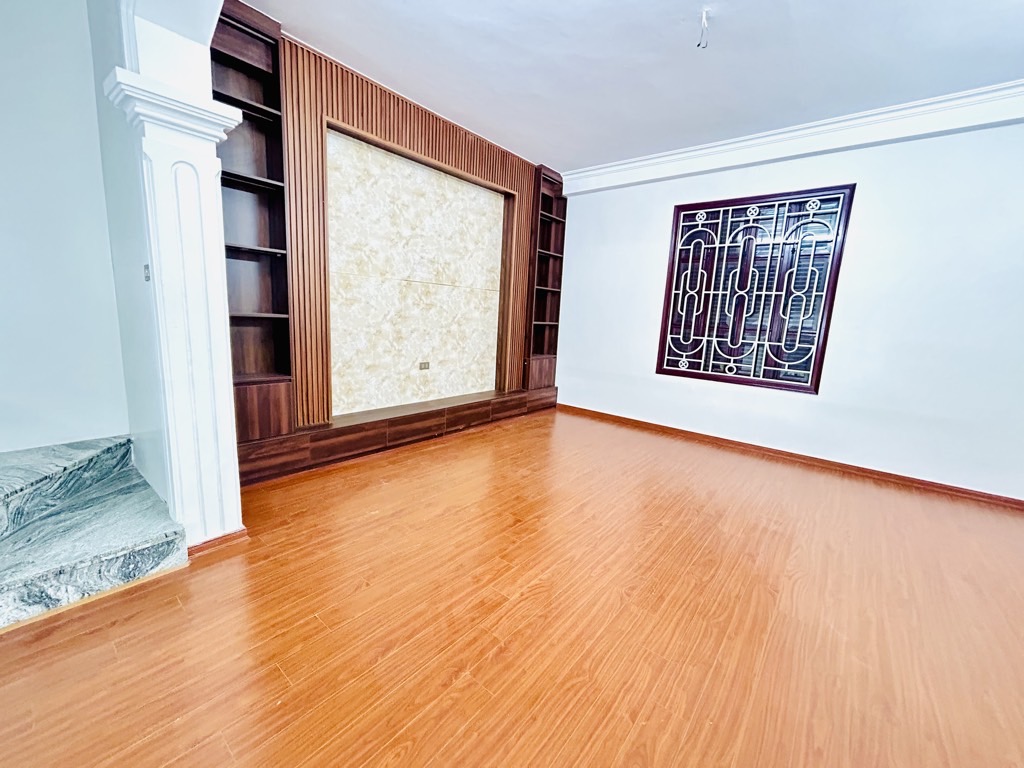 Bán nhà Yên Sở - diện tích 63.5m2 5 tầng - Ô TÔ - VIEW ĐẸP - giá 24,2 tỷ