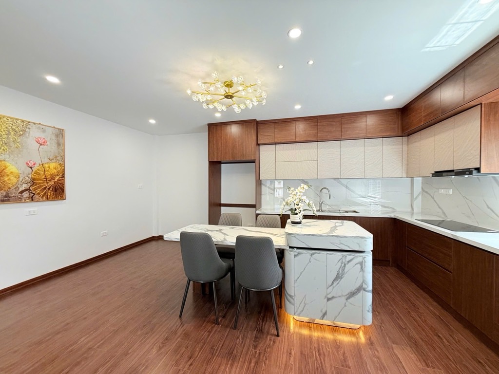 Bán nhà Giải Phóng - diện tích 73m2 4 tầng - Lô góc, 3 mặt thoáng - giá 19,9 tỷ