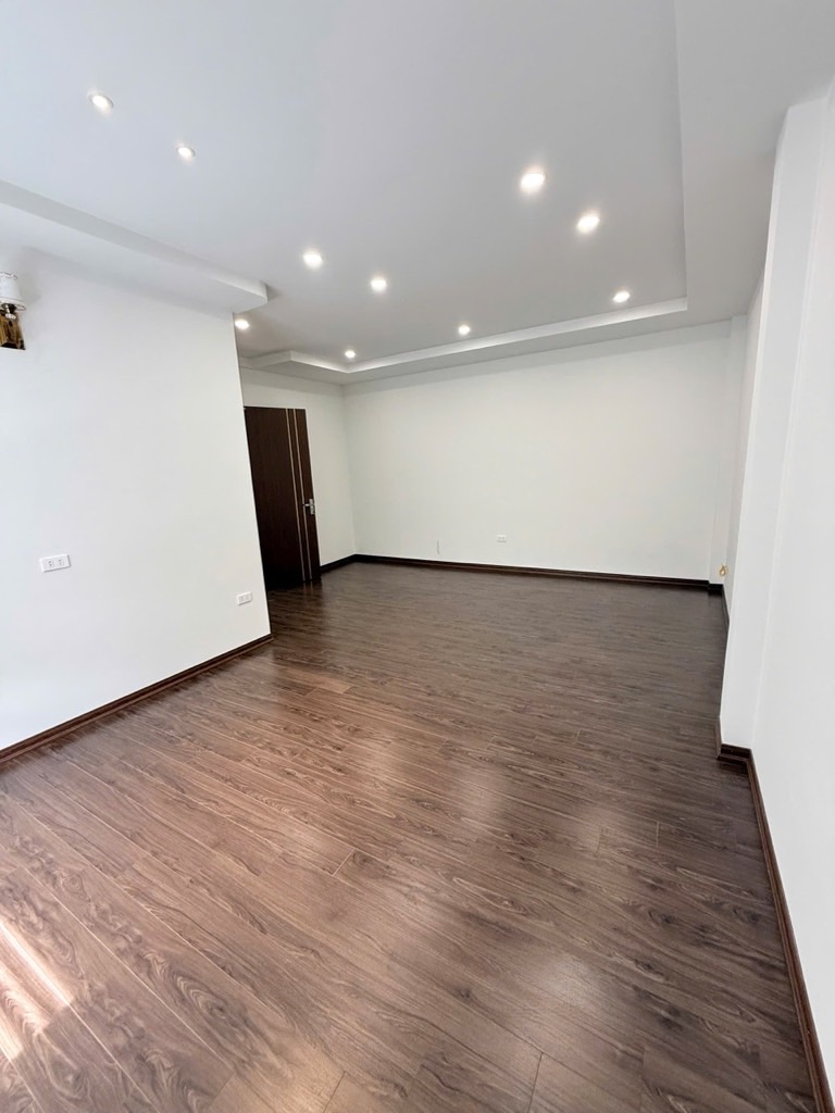 Bán nhà Giải Phóng - diện tích 73m2 4 tầng - Lô góc, 3 mặt thoáng - giá 19,9 tỷ