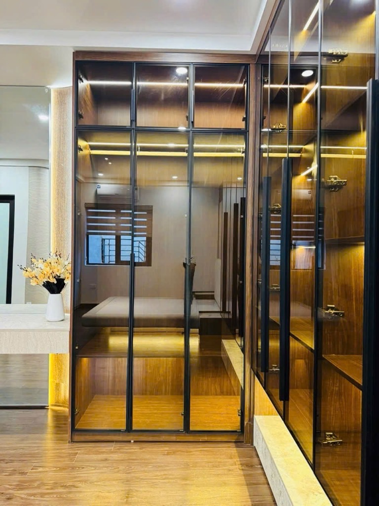 Bán nhà Giải Phóng - diện tích 73m2 4 tầng - Lô góc, 3 mặt thoáng - giá 19,9 tỷ