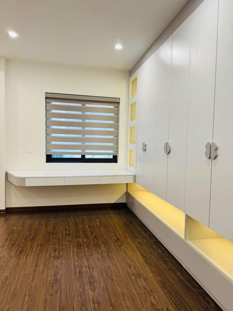 Bán nhà Giải Phóng - diện tích 73m2 4 tầng - Lô góc, 3 mặt thoáng - giá 19,9 tỷ