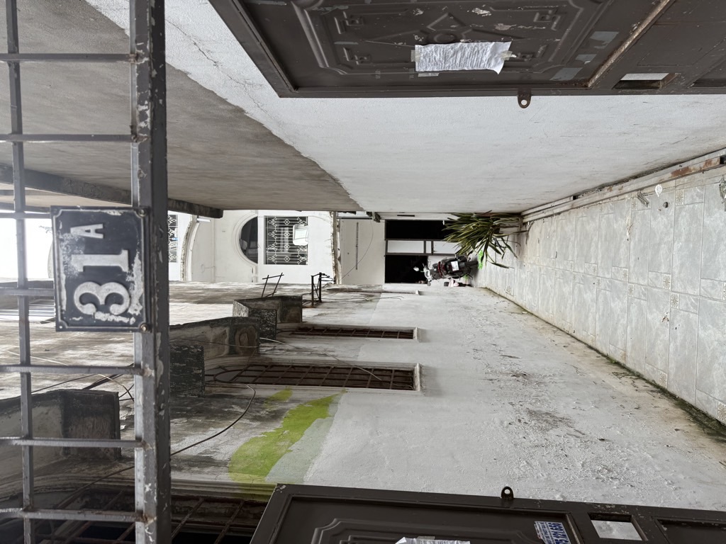 Bán nhà Mình Khai - diện tích 50.7m2 3 tầng - Ngõ thông gần phố, mặt trục - giá 9,1 tỷ