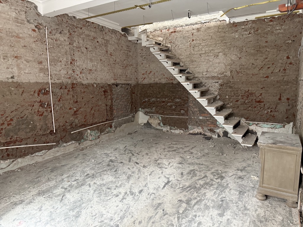 Bán nhà Mình Khai - diện tích 50.7m2 3 tầng - Ngõ thông gần phố, mặt trục - giá 9,1 tỷ