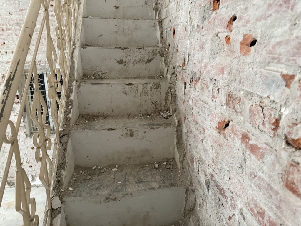 Bán nhà Mình Khai - diện tích 50.7m2 3 tầng - Ngõ thông gần phố, mặt trục - giá 9,1 tỷ