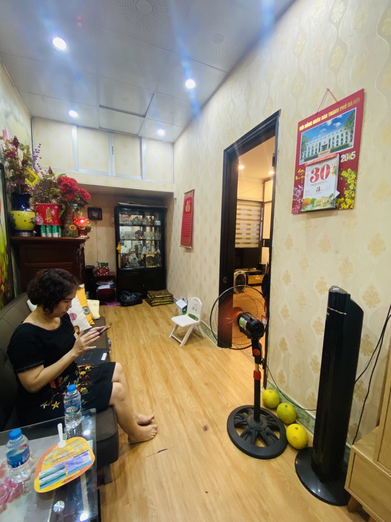 Bán nhà Tây Sơn - diện tích 46,6m2 1 tầng - ô tô đỗ chân cầu thang - giá 5,7 tỷ