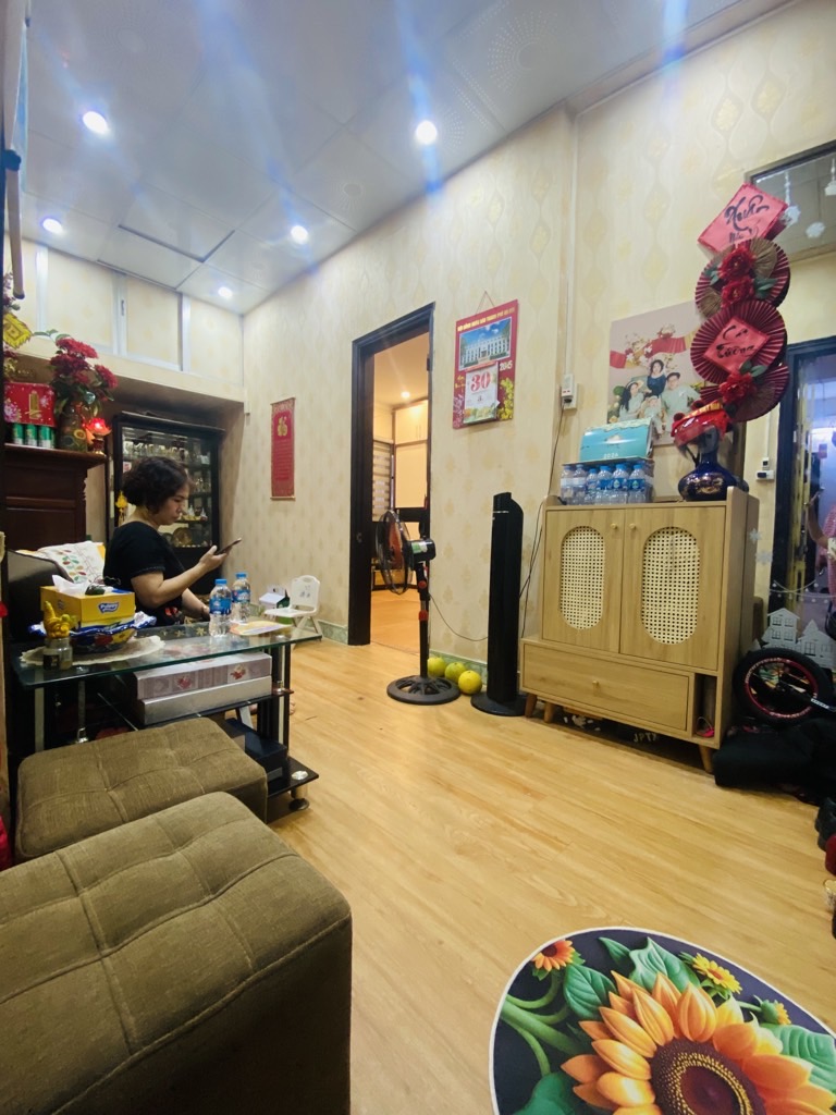 Bán nhà Tây Sơn - diện tích 46,6m2 1 tầng - ô tô đỗ chân cầu thang - giá 5,7 tỷ