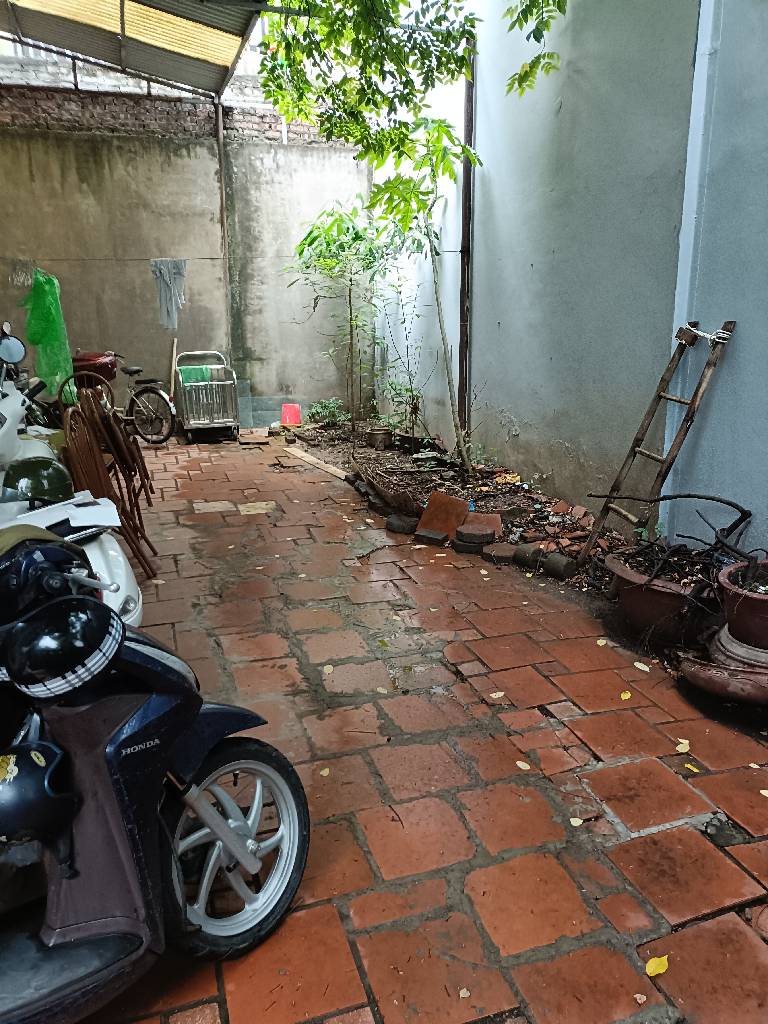 Bán nhà Minh Khai - diện tích 140m2 2 tầng - Nhà cũ, tiện xây CCMN - giá 23,5 tỷ