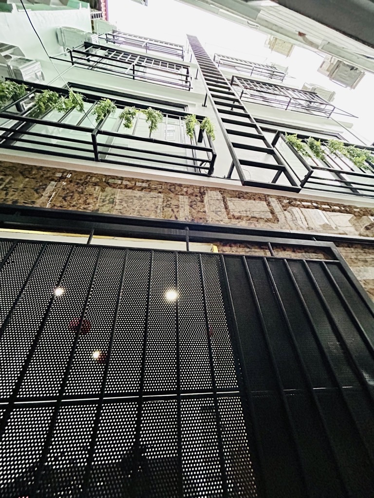 Bán nhà Ngũ Nhạc - diện tích 40m2 5 tầng - Nhà đẹp, nhiều tiện ích - giá 8,4 tỷ