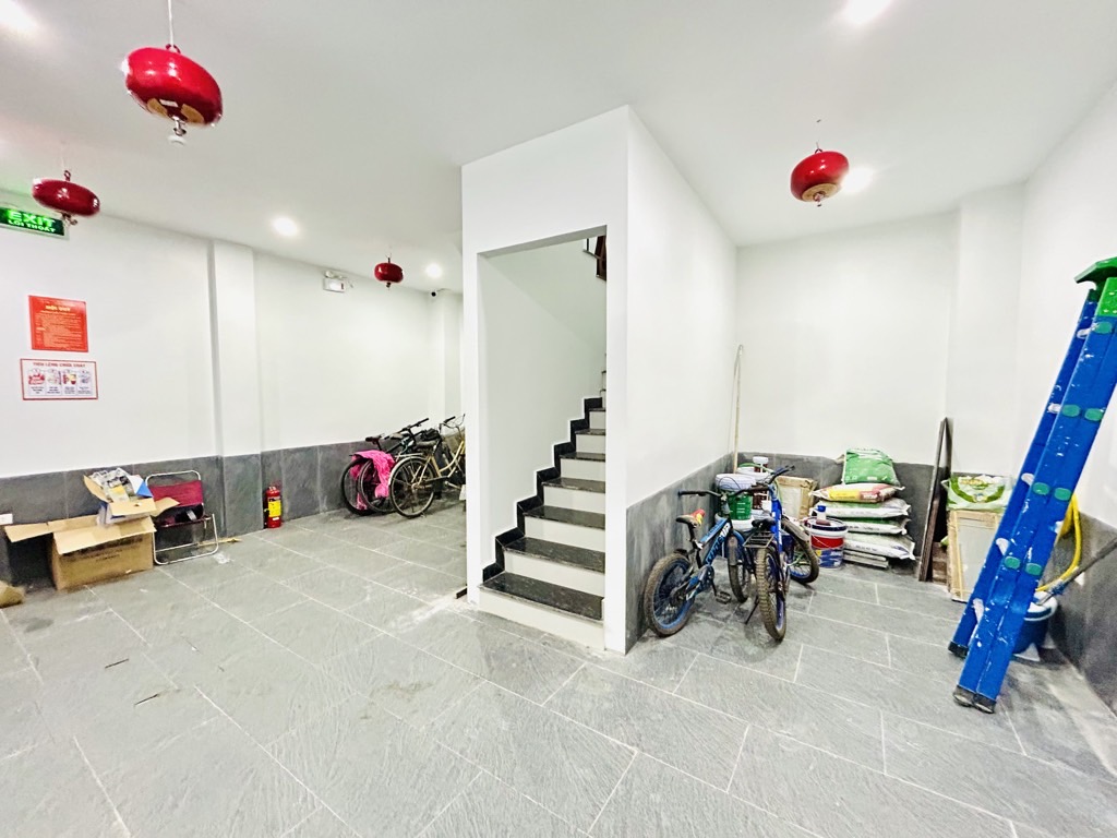 Bán nhà Ngũ Nhạc - diện tích 40m2 5 tầng - Nhà đẹp, nhiều tiện ích - giá 8,4 tỷ