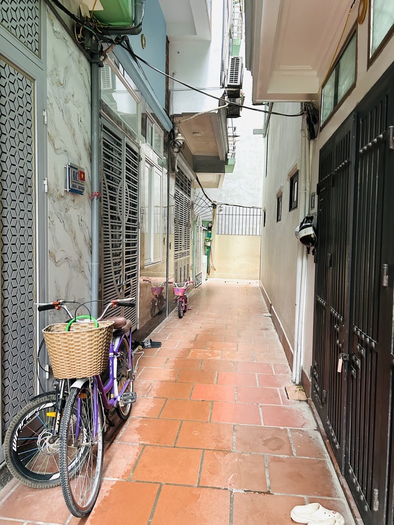 Bán nhà Ngũ Nhạc - diện tích 40m2 5 tầng - Nhà đẹp, nhiều tiện ích - giá 8,4 tỷ