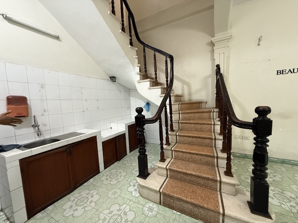 Bán nhà Trương Định - diện tích 36.1m2 3 tầng - ô tô vào tận cửa - giá 11,7 tỷ