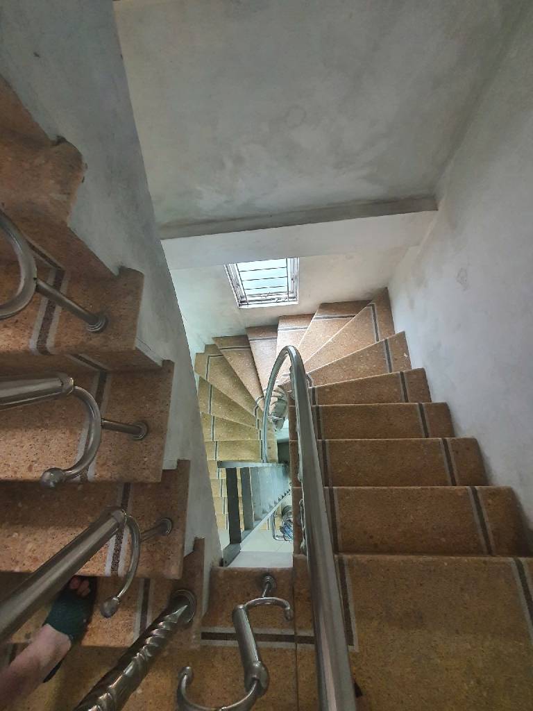 Bán nhà Nguyễn Khoái - diện tích 45m2 5 tầng - Ô tô đỗ gần - giá 8,5 tỷ