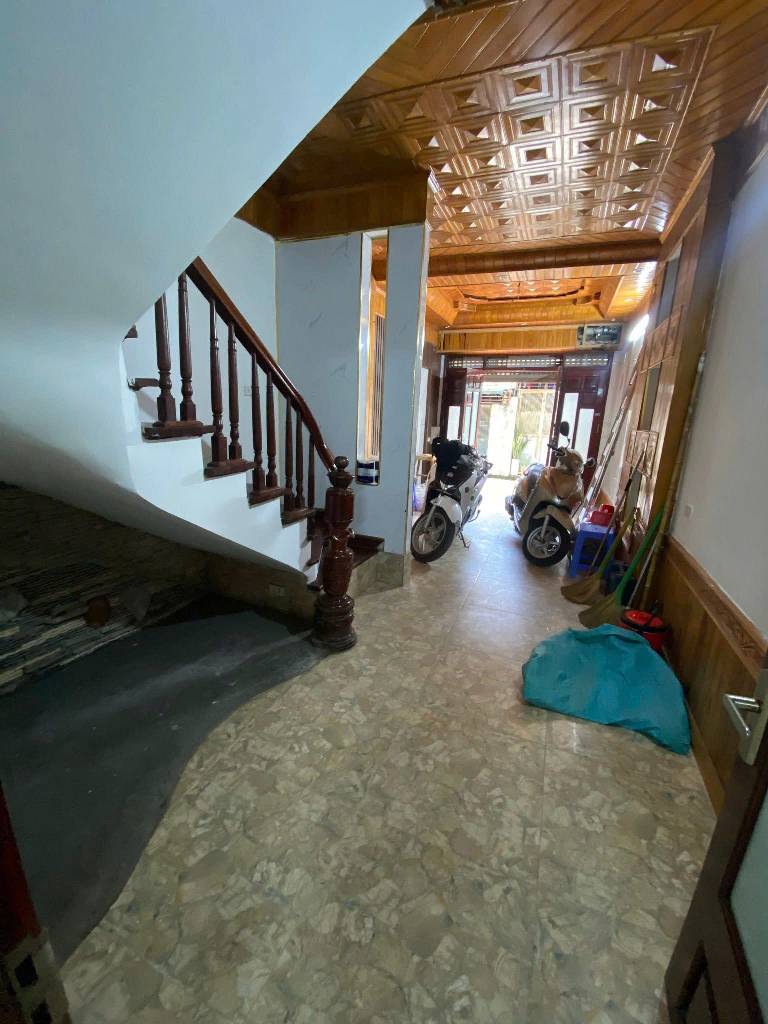 Bán nhà Tân Mai - diện tích 44m2 5 tầng - ô tô tránh - giá 12,95 tỷ