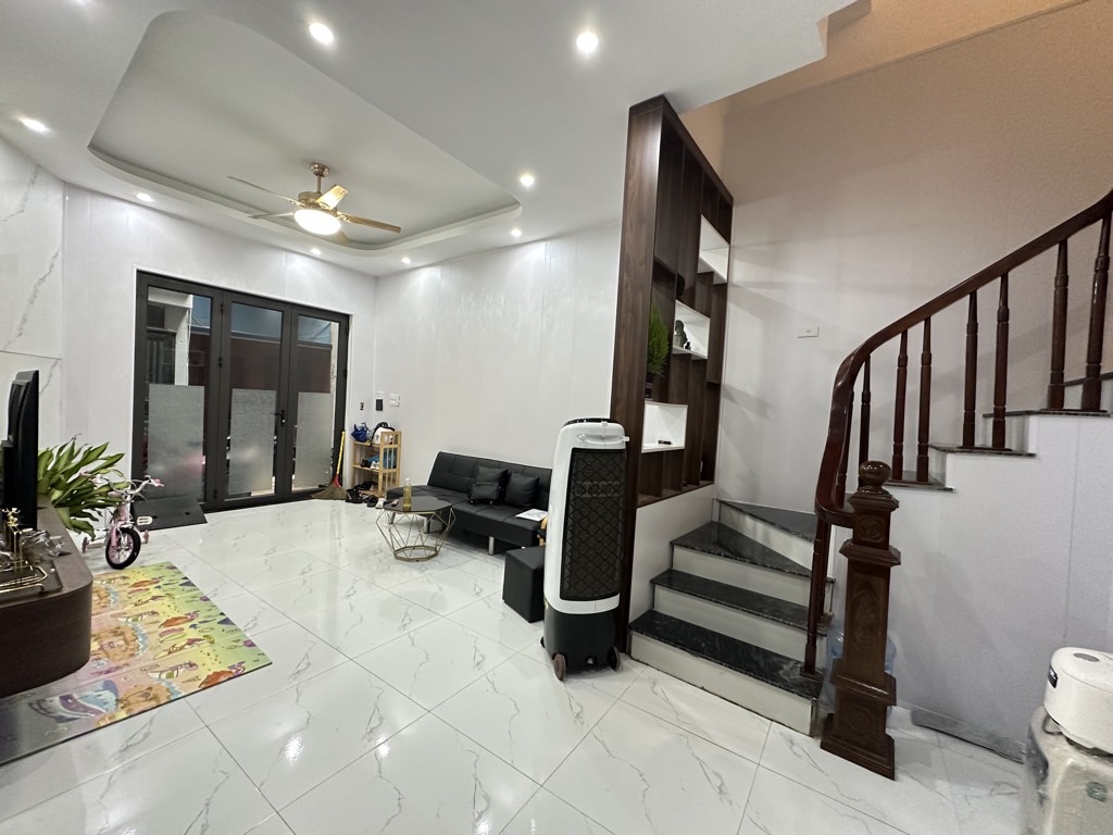 Bán nhà Đê Trần Khát Chân - diện tích 37m2 4 tầng - Nhà đẹp ở ngay - giá 8,2 tỷ