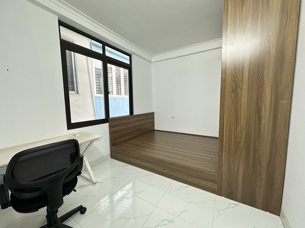 Bán nhà Đê Trần Khát Chân - diện tích 37m2 4 tầng - Nhà đẹp ở ngay - giá 8,2 tỷ