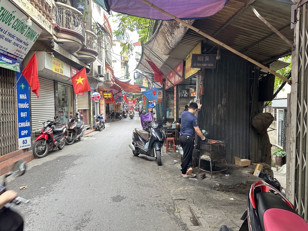 Bán nhà Đê Trần Khát Chân - diện tích 37m2 4 tầng - Nhà đẹp ở ngay - giá 8,2 tỷ