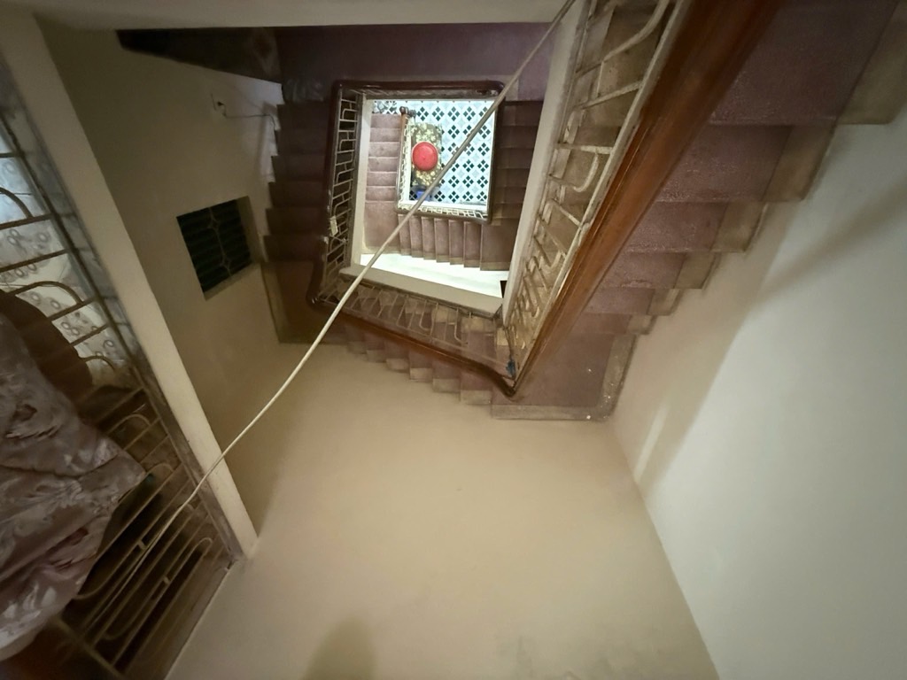 Bán nhà Kim Ngưu - diện tích 51m2 3 tầng - Ô TÔ TẢI ĐỖ CỬA - giá 13,6 tỷ