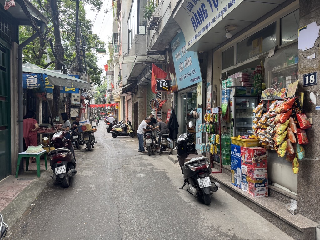 Bán nhà Kim Ngưu - diện tích 51m2 3 tầng - Ô TÔ TẢI ĐỖ CỬA - giá 13,6 tỷ