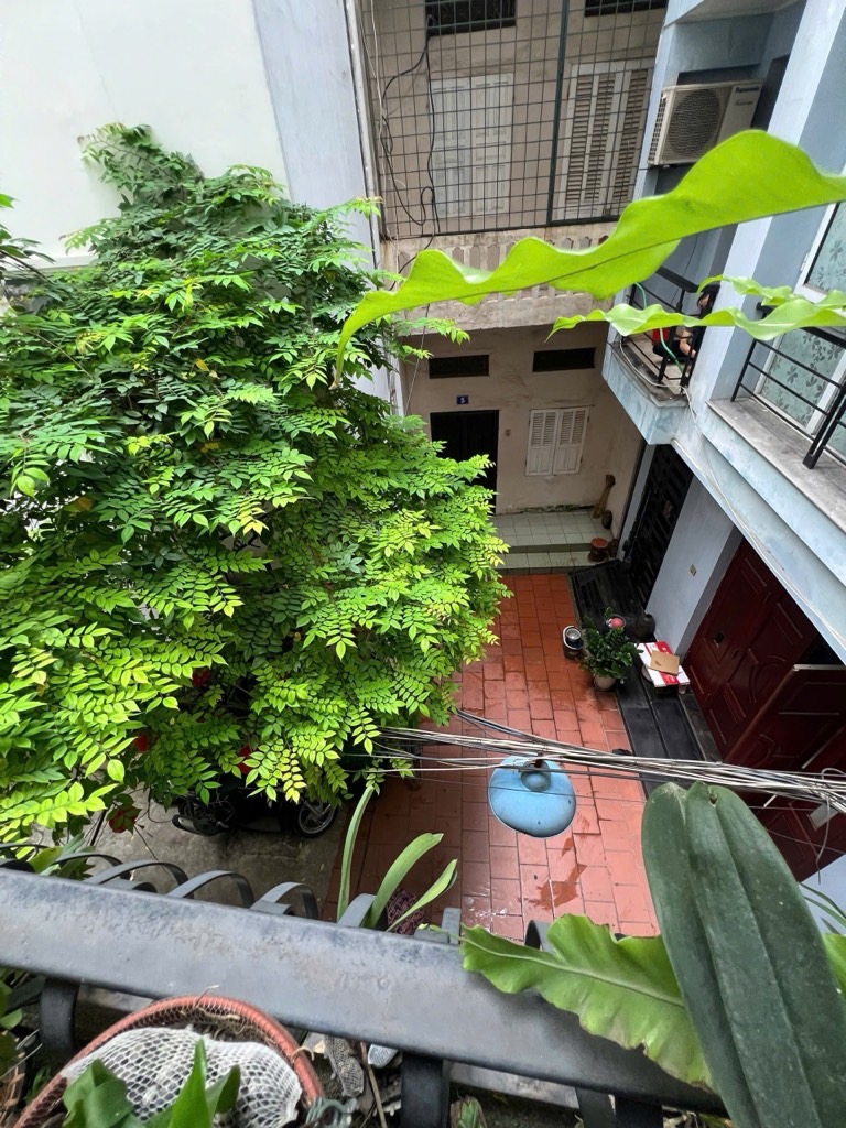 Bán nhà Pháo đài Láng - diện tích 60m2 5 tầng - lô góc - giá 18,8 tỷ