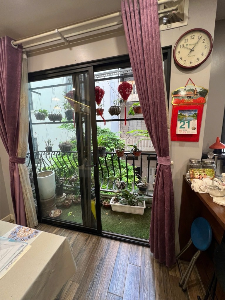 Bán nhà Pháo đài Láng - diện tích 60m2 5 tầng - lô góc - giá 18,8 tỷ