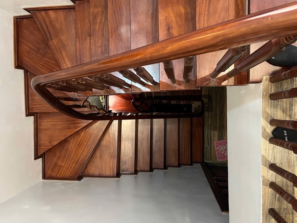 Bán nhà Pháo đài Láng - diện tích 60m2 5 tầng - lô góc - giá 18,8 tỷ