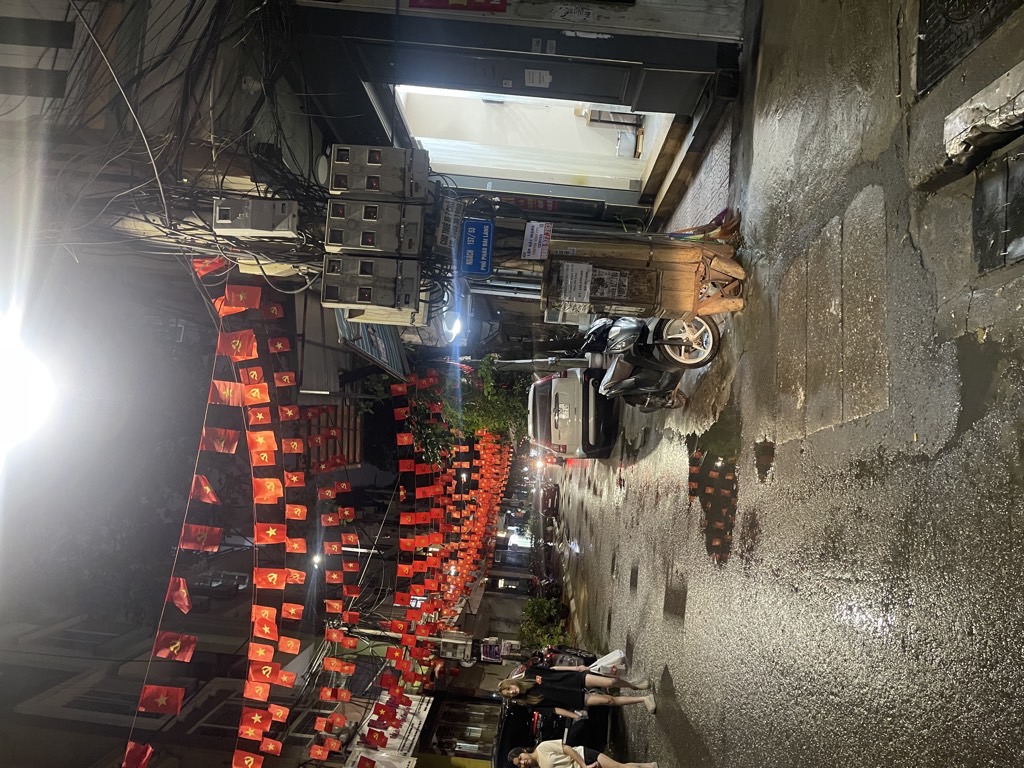 Bán nhà Pháo đài Láng - diện tích 60m2 5 tầng - lô góc - giá 18,8 tỷ