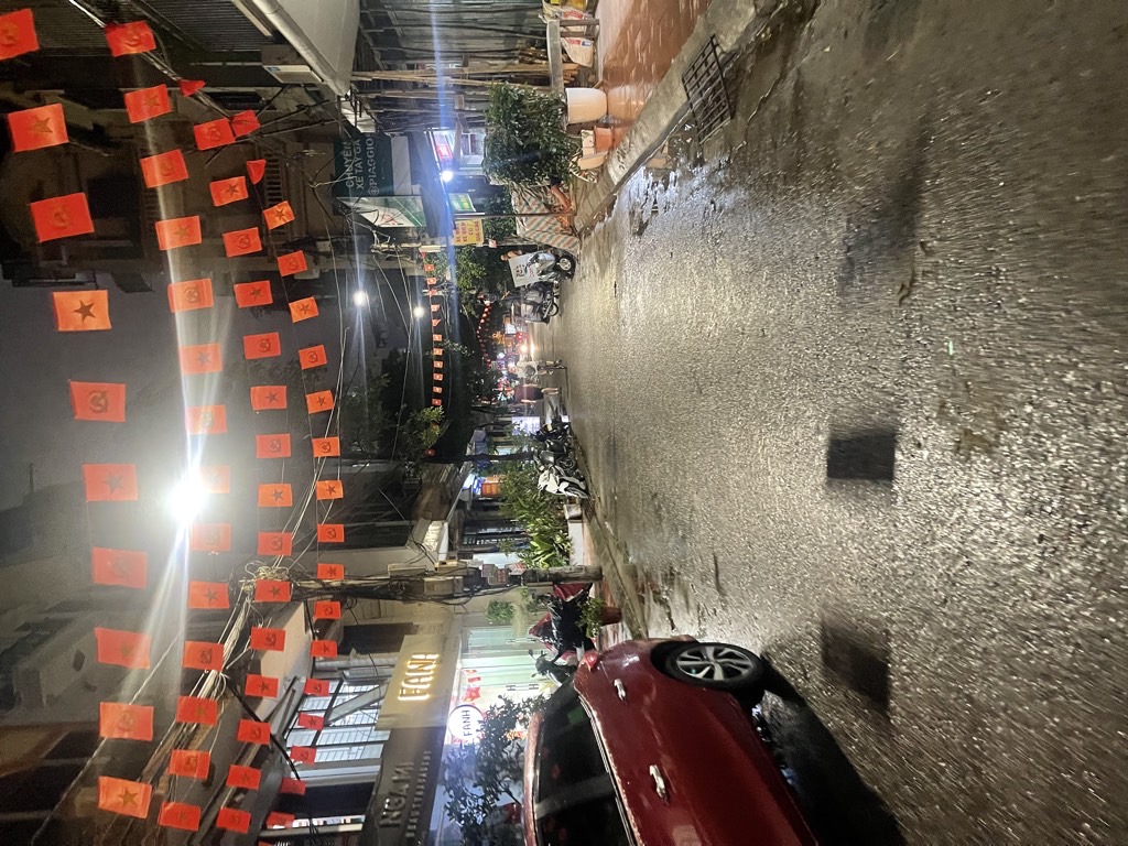 Bán nhà Pháo đài Láng - diện tích 60m2 5 tầng - lô góc - giá 18,8 tỷ