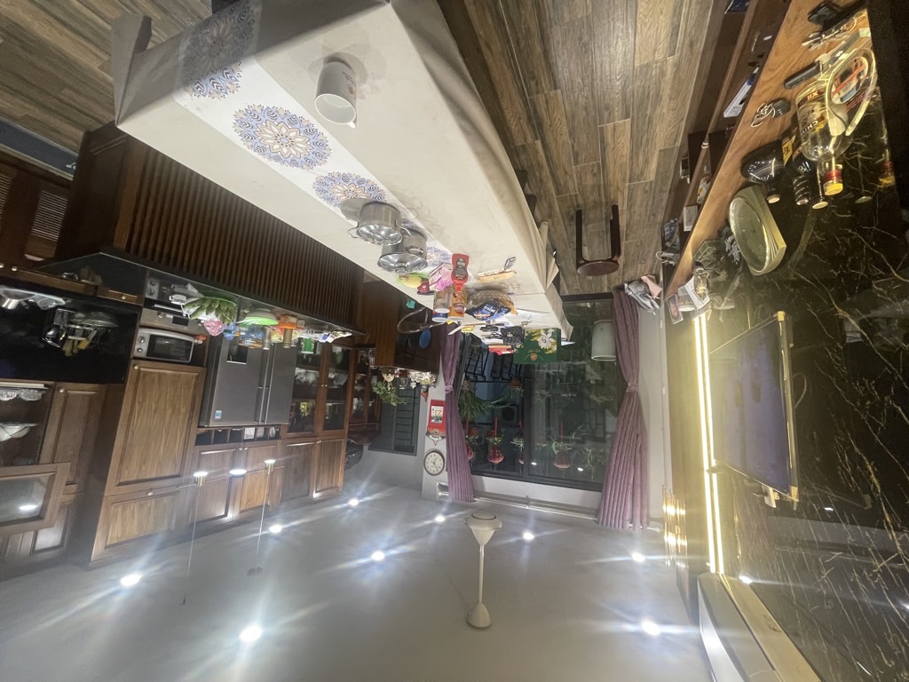 Bán nhà Pháo đài Láng - diện tích 60m2 5 tầng - lô góc - giá 18,8 tỷ