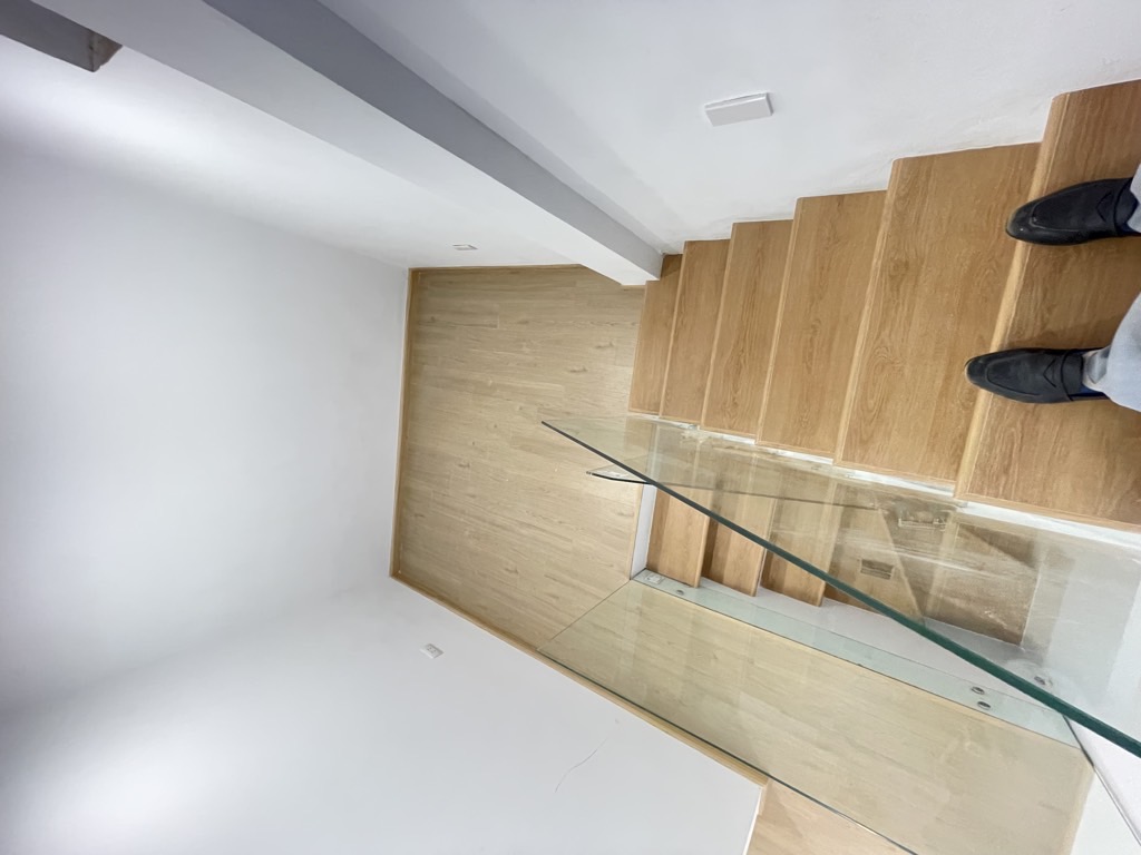 Bán nhà Khu TT Hồng Hà - diện tích 16,1m2 3 tầng - Lô góc, ô tô đỗ cửa - giá 7,3 tỷ