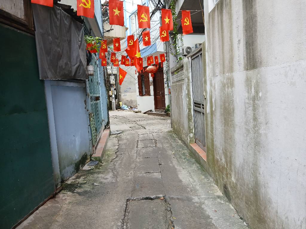 Bán nhà Nguyễn Khoái - diện tích 36m2 4 tầng - ô tô đỗ cửa - giá 5,6 tỷ