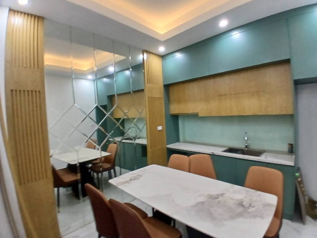 Bán nhà Nguyễn Khoái - diện tích 36m2 4 tầng - ô tô đỗ cửa - giá 5,6 tỷ