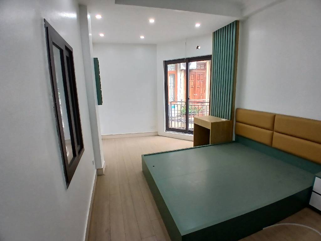 Bán nhà Nguyễn Khoái - diện tích 36m2 4 tầng - ô tô đỗ cửa - giá 5,6 tỷ