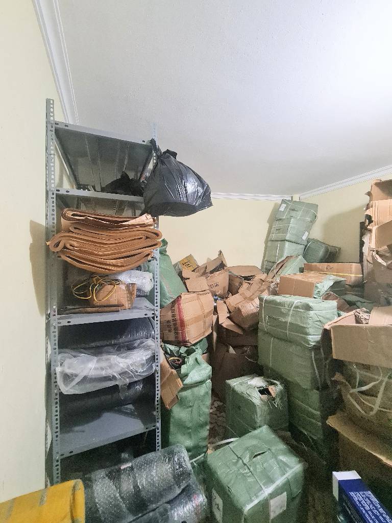 Bán nhà Đê Tô Hoàng - diện tích 38.7m2 3 tầng - LÔ GÓC - Ô TÔ TRÁNH - giá 13,8 tỷ