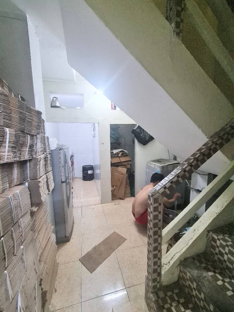 Bán nhà Đê Tô Hoàng - diện tích 38.7m2 3 tầng - LÔ GÓC - Ô TÔ TRÁNH - giá 13,8 tỷ