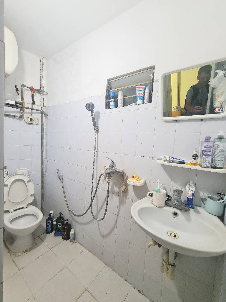 Bán nhà Đê Tô Hoàng - diện tích 38.7m2 3 tầng - LÔ GÓC - Ô TÔ TRÁNH - giá 13,8 tỷ