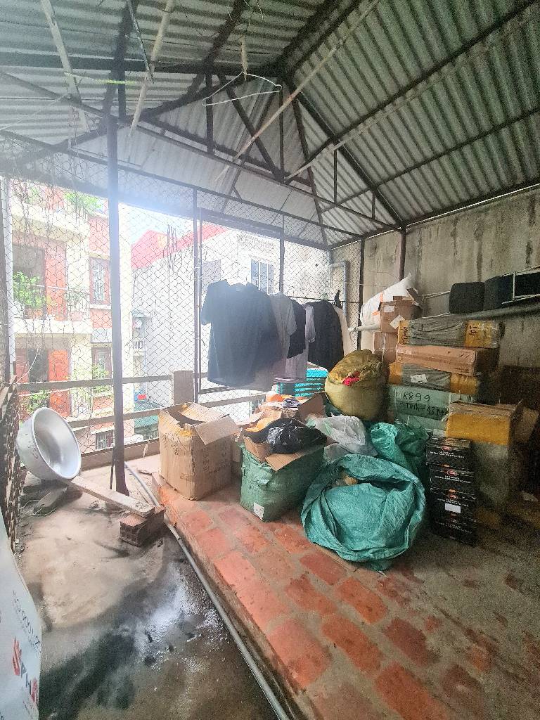 Bán nhà Đê Tô Hoàng - diện tích 38.7m2 3 tầng - LÔ GÓC - Ô TÔ TRÁNH - giá 13,8 tỷ