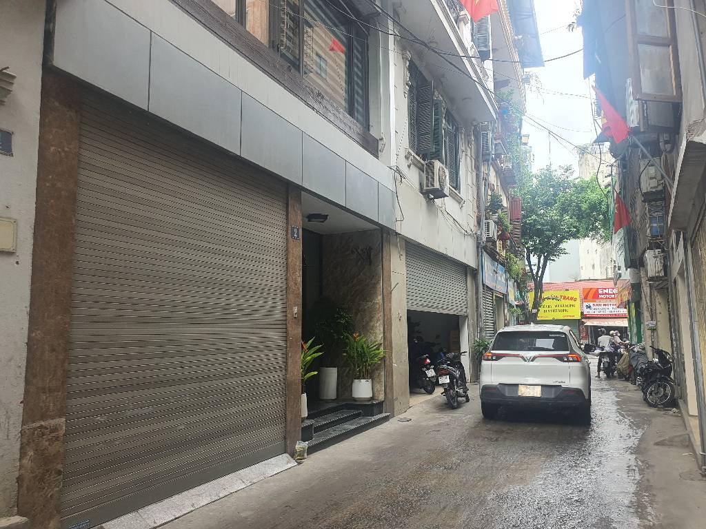 Bán nhà Trương Định - diện tích 32m2 5 tầng - Ô TÔ TRÁNH - giá 10,5 tỷ