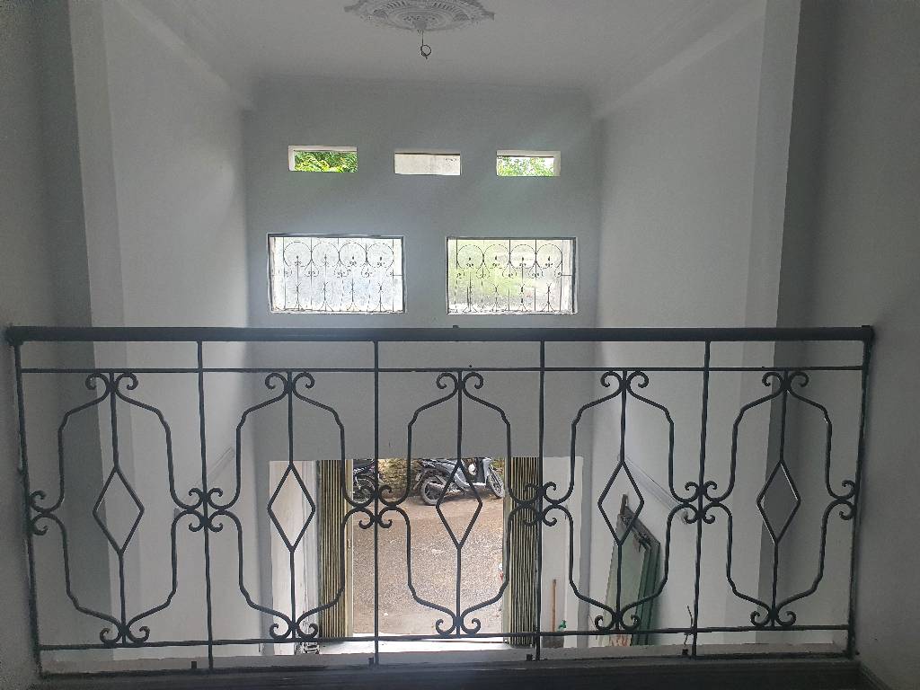 Bán nhà Trương Định - diện tích 32m2 5 tầng - Ô TÔ TRÁNH - giá 10,5 tỷ