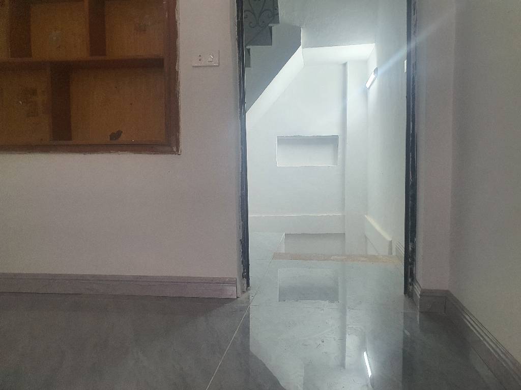 Bán nhà Trương Định - diện tích 32m2 5 tầng - Ô TÔ TRÁNH - giá 10,5 tỷ