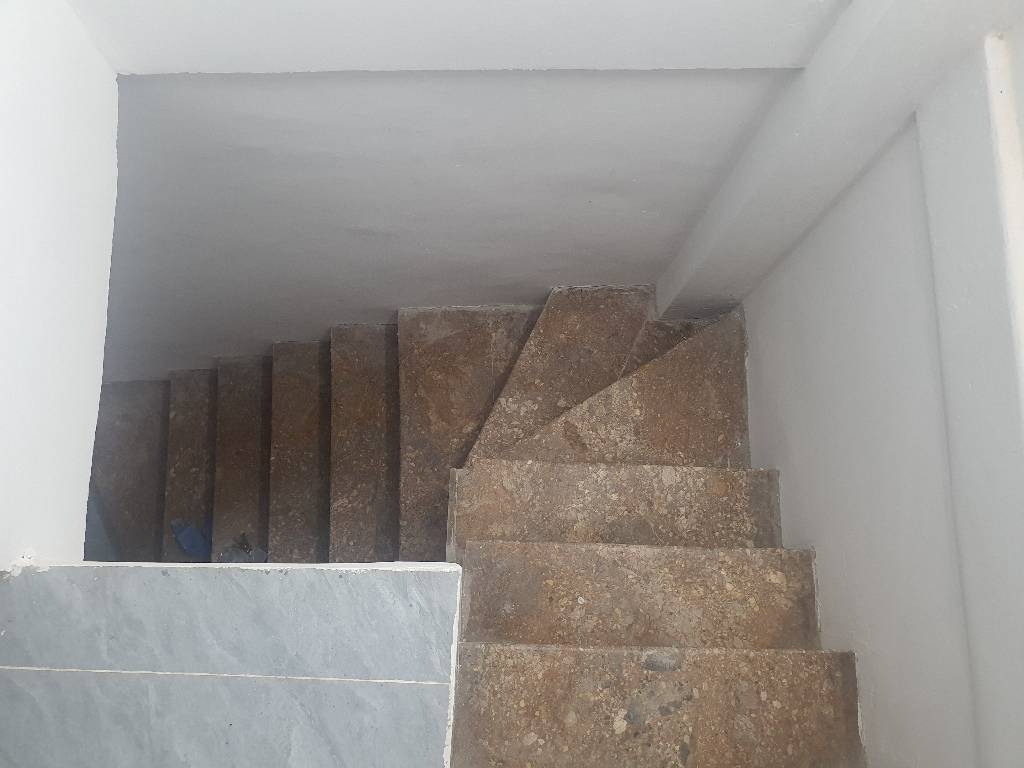 Bán nhà Trương Định - diện tích 32m2 5 tầng - Ô TÔ TRÁNH - giá 10,5 tỷ