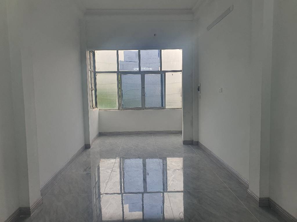 Bán nhà Trương Định - diện tích 32m2 5 tầng - Ô TÔ TRÁNH - giá 10,5 tỷ