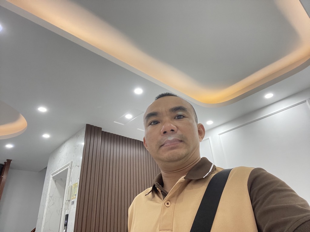 Bán nhà Giáp Bát - diện tích 46m2 6 tầng - Lô góc, thang máy - giá 14,3 tỷ